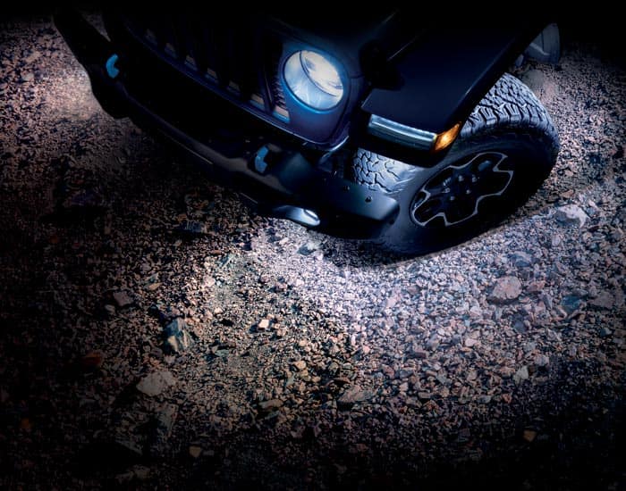 Jeep Wrangler, увімкнені фари