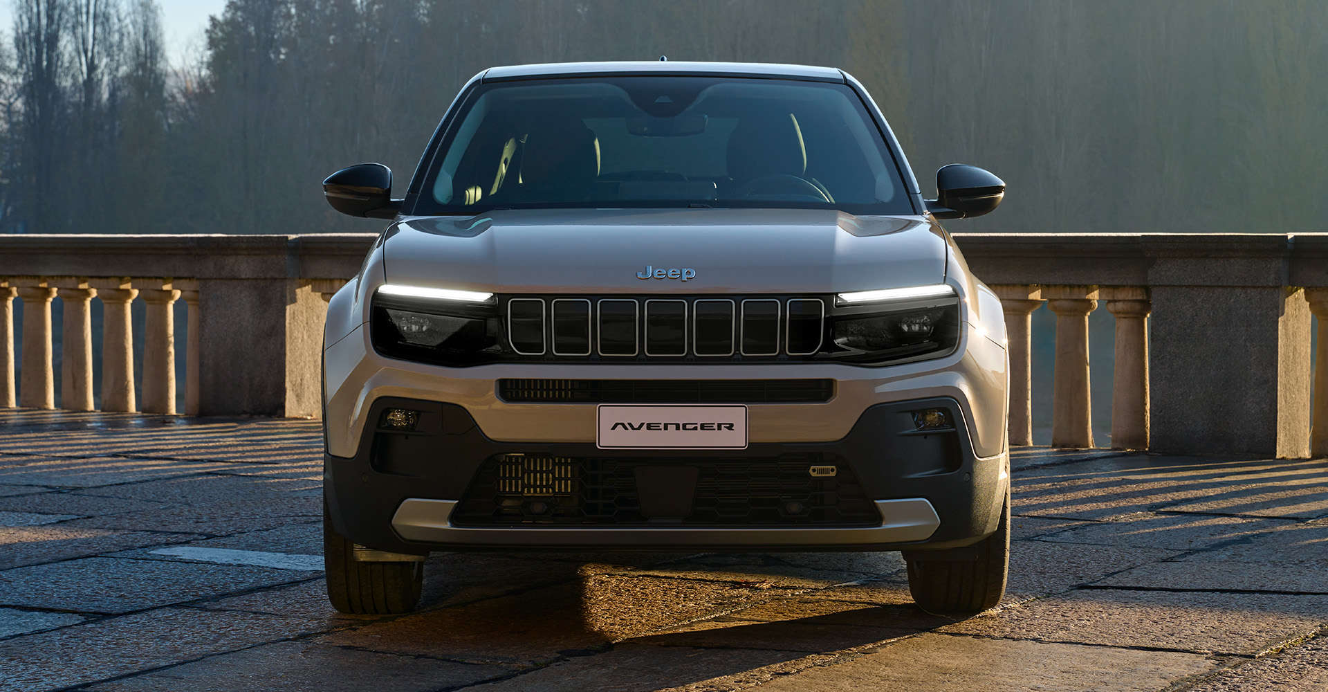 Jeep Avenger e-Hybrid, вигляд спереду
