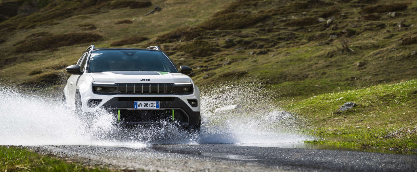 Jeep Avenger, вигляд спереду