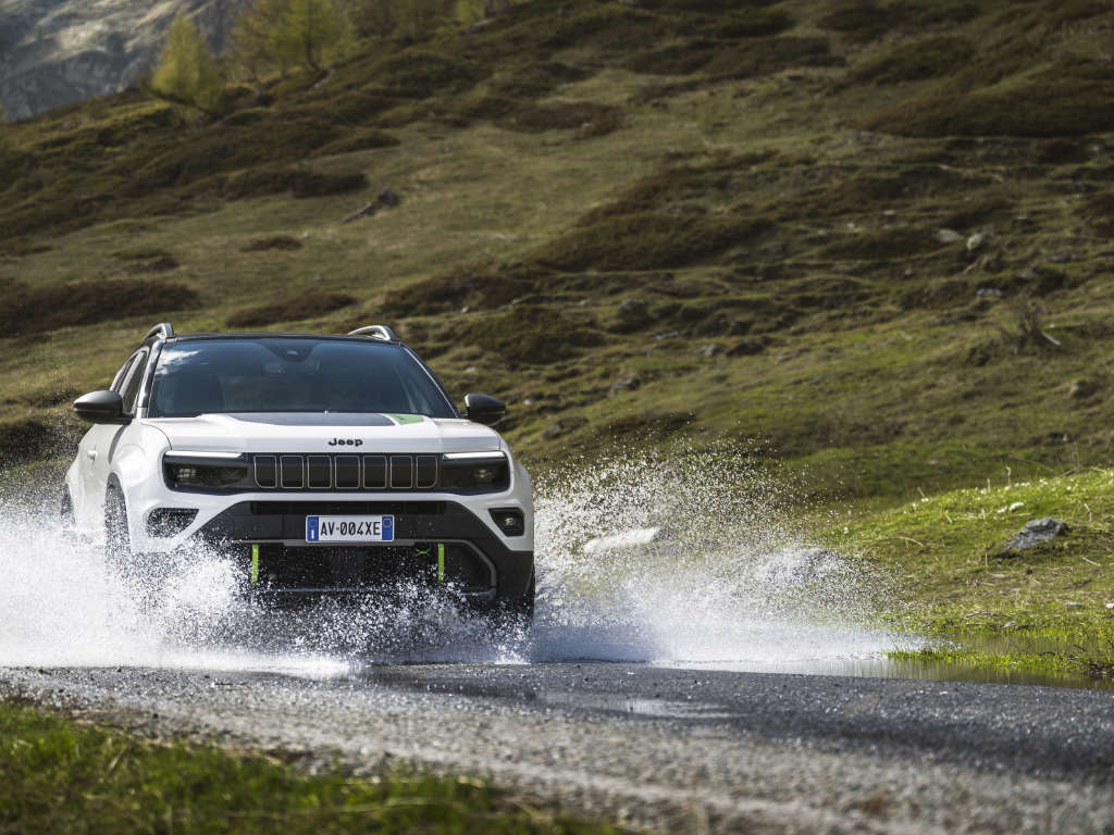 Jeep Avenger, вигляд спереду