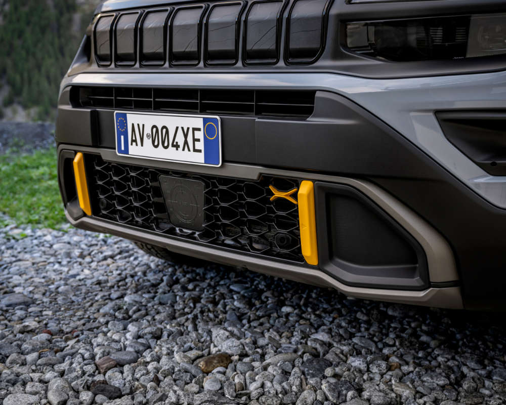 Jeep Avenger 4xe The North Face, передній бампер