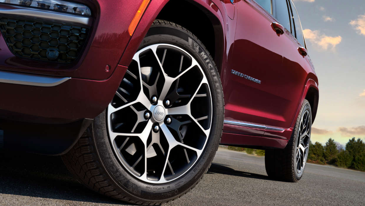 Переднє ліве колесо на Jeep Grand Cherokee